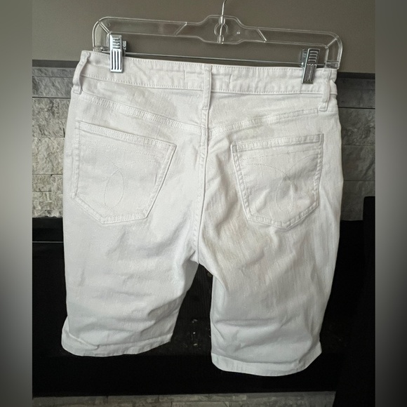 Calvin Klein‎ size 6 white denim Bermuda shorts - Picture 8 of 10